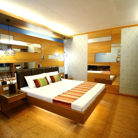 Hotel 2016 Манила Экстерьер фото