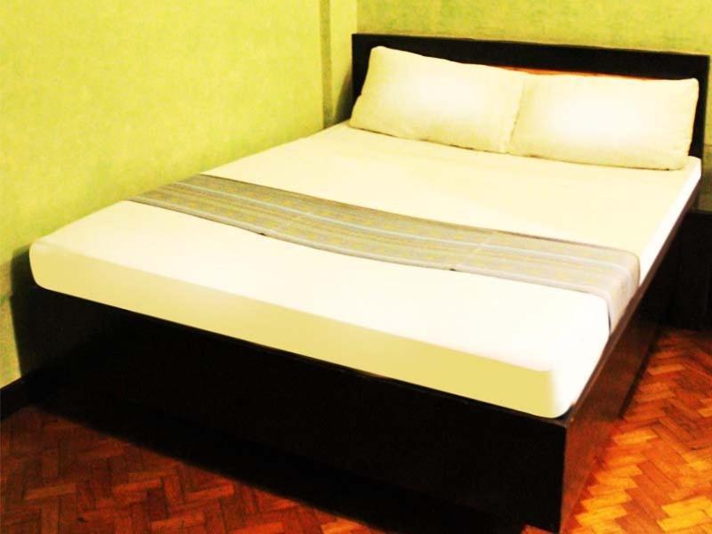 Hotel 2016 Манила Номер фото