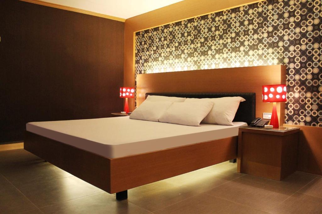 Hotel 2016 Манила Номер фото