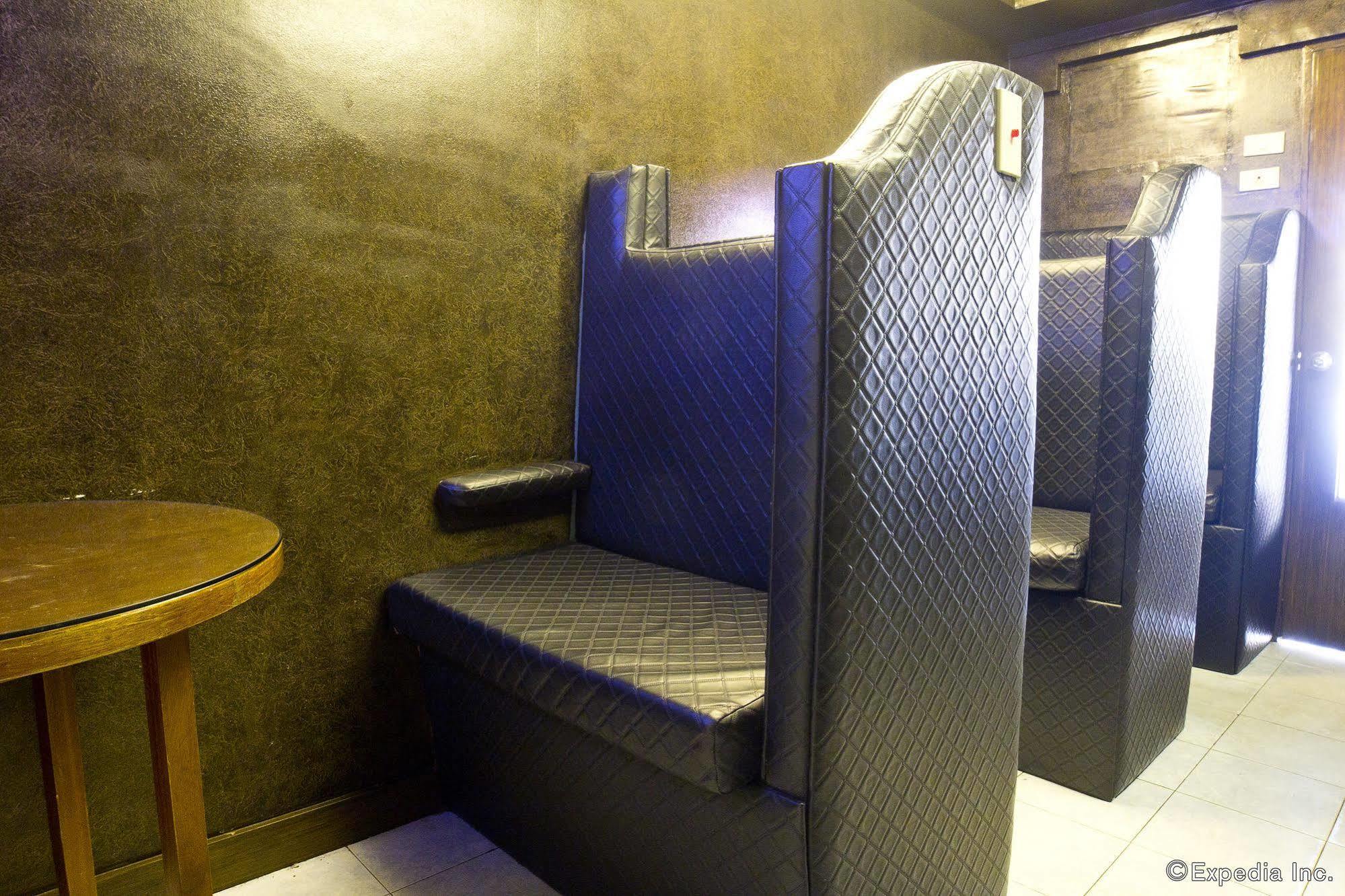 Hotel 2016 Манила Экстерьер фото