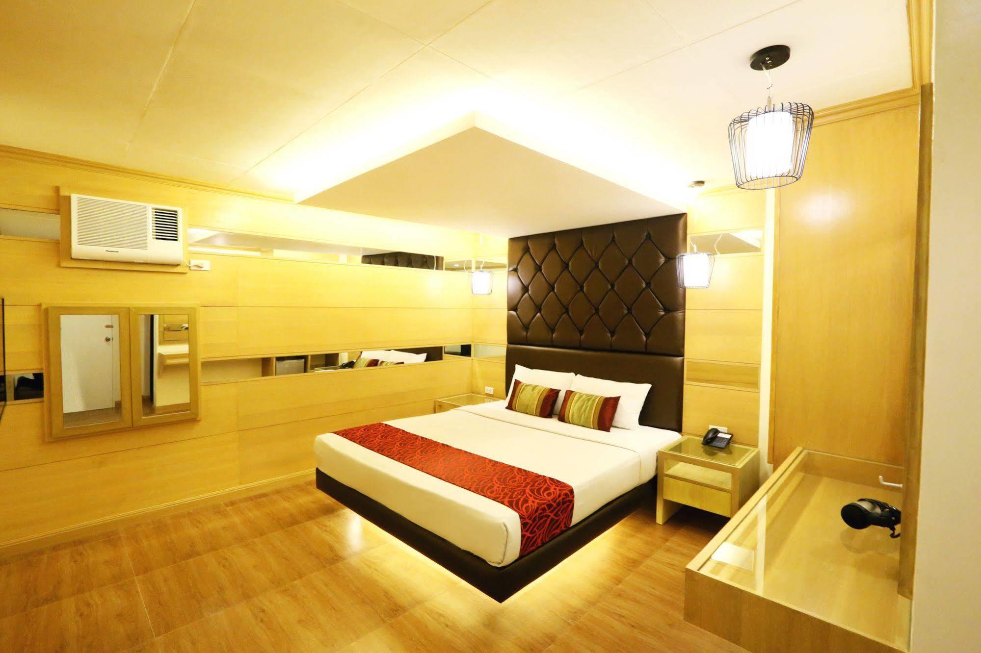 Hotel 2016 Манила Экстерьер фото